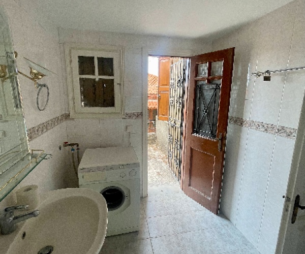 Vatoussa, Lesvos Island 81103, 3 Bedrooms Bedrooms, ,2 BathroomsBathrooms,House,For Sale,1165